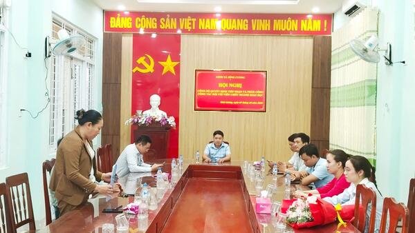 UBND xã Đình Cương tổ chức Lễ công bố quyết định tiếp nhận và phân công công tác viên chức